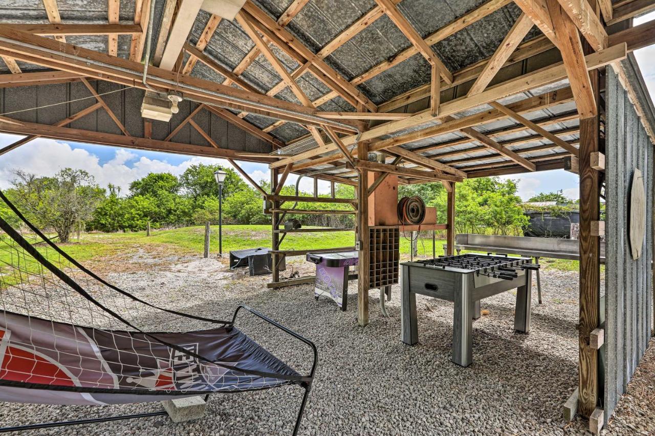 Authentic Clewiston Home With Outdoor Game Room Exterior photo